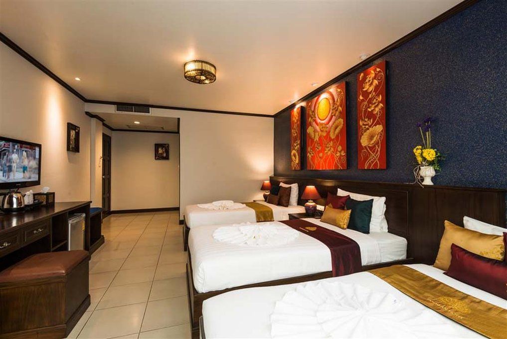 Tanawan Phuket Hotel Patong Luaran gambar