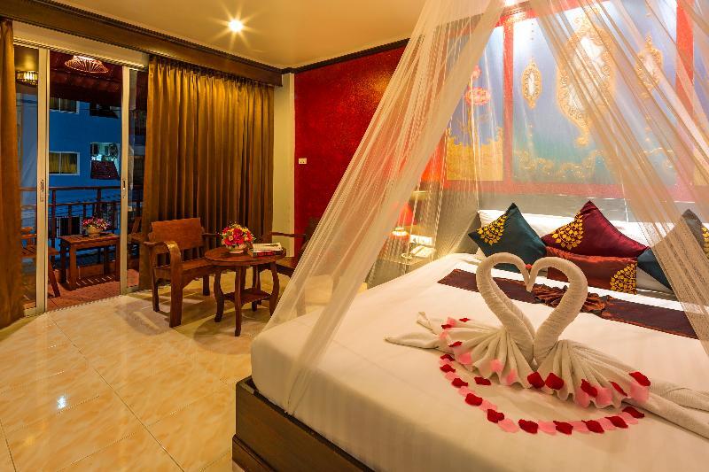 Tanawan Phuket Hotel Patong Luaran gambar